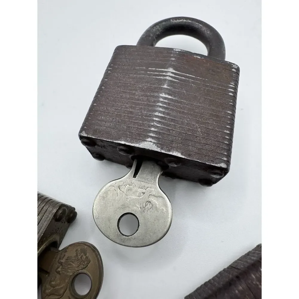 Lot of 3 Vtg Master Lock Padlocks Milwaukee USA w/ 1 Matching Walking Lion Key